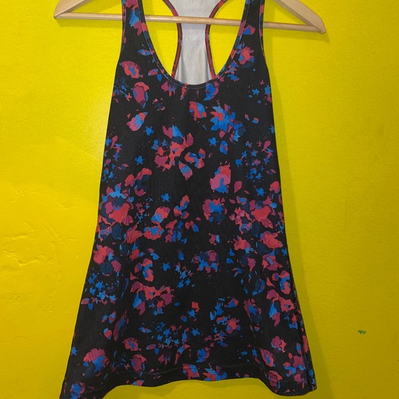 Lululemon racerback tank - Picture 3 of 3